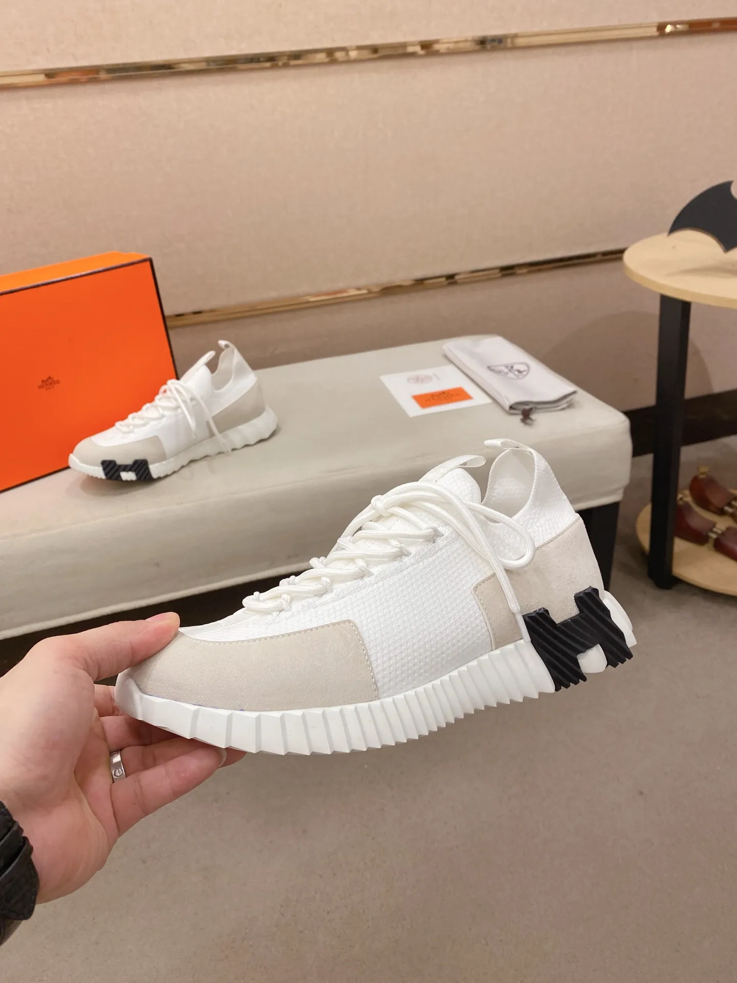 Men's clothing and shoes💰: 620💰《HERMES》【Classic Original Version】Hermès; Top 🔝 Purchasing Agency 🔍🔍Men's latest 🇺🇸 counters are on sale simultaneously, original imported from Italy ▲▲Silk cowhide with breathable fabric ▲▲ (high-end and expensive Qi·Grade) Exquisite workmanship (Italian 🇮🇹Imported water-dyed 🐂cowhide lining) Sole: Original sole provided by the original factory, ⚠️Exclusive double-layer activity·TPR·Rubber·Combined molded outsole; Super·comfortable·wear-resistant·non-slip·environmental protection The real thing is more beautiful if you take the real thing (high quality, follow the order), you can enter and exit the counter at will * Number of yards: 38·39·40·41·42·43·44# (can be customized 45.)